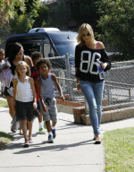 HEIDI KLUM WITH HER KIDS & BOYFRIEND