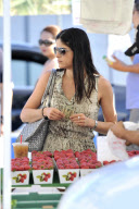 *EXCLUSIVE* Selma Blair has her hands full at the Farmers Market
