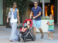 Jessica Alba and family have lunch at Newsroom Cafe