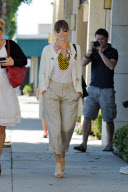 Jessica Biel Smiles On Her Way To Lunch In Santa Monica