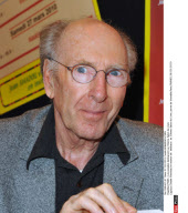 PARIS : Les peoples dedicacent au 30eme Salon du Livre