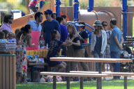 Isla Fisher and Sacha Baron Cohen : Sunday Birthday Party with the Kids