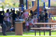 Isla Fisher and Sacha Baron Cohen : Sunday Birthday Party with the Kids