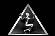 Rihanna's sexy new music video 'Umbrella'