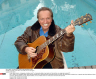 *Exclusif* Frank Alamo en famille chez lui a Bougival