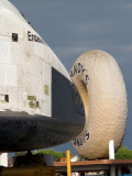 Shuttle Endeavour makes doughnut stop