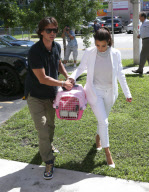 Kim Kardashian Gets Her Kitty Groomed 