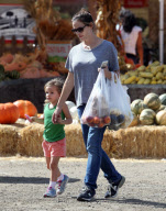 Exclusive... Jennifer Garner And Daughter Seraphina Spend The Day At A Farm 