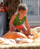 Exclusive... Jennifer Garner And Daughter Seraphina Spend The Day At A Farm 