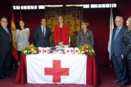 La Princesa Elena apoya a la Cruz Roja el dia de la banderita.