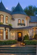 A look inside the home of Joe and Tina Simpson.