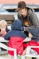 *EXCLUSIVE* Julie Bowen has her hands full at the Farmers Market