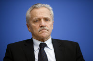 Heinz Fromm, head of Intelligence resigns