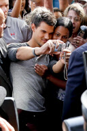 Taylor Lautner loves his Brazilian fans