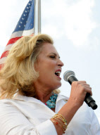 Ann campaigns for Mitt