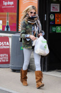 Kate Moss Out and About in Lechlade on Thames, Gloucestershire, Britain - 26 Oct 2012