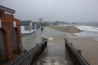 Sandy hits Connecticut