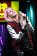 Ellie Goulding visits iHeart Radio [NO Germany, Austria]