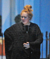 EXC - FIRST PICTURES OF ADELE WITH HER BABY!!