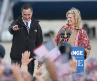 Romney campaigns in New Hampshire