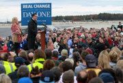Romney campaigns in New Hampshire