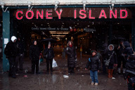 Nor'easter Snow Stoem Hits New York