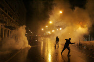 Athen: Heftige Krawalle vor dem Parlament am Rande einer Demonstration gegen das Sparpaket