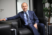 Hager Group Vorstand Daniel Hager beim Fototermin in Firmenhauptsitz