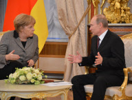 Putin meets Merkel in Moscow