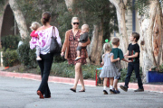 *EXCLUSIVE* Kate Hudson shows Bingham some Love
