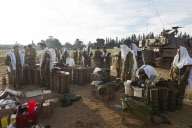 Israeli soldiers pray