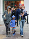 Oliver Hudson shopping with Kurt Russell and Goldie Hawn