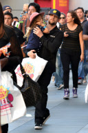 Nicole and Joe take the kids to see Yo Gabba Gabba