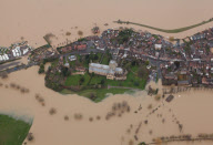 Weiterhin Land unter in England