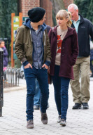 Harry Styles And Taylor Swift Spend A Romantic Day In The Park 