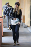 Kristen Bell and her Baby Bump : Greeting Card Shopping at Aaron Brothers