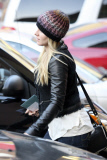 Kristen Bell and her Baby Bump : Greeting Card Shopping at Aaron Brothers