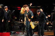 Bruce Springsteen & The E Street Band Perform For a Sold Out Crowd In Glendale, AZ