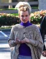 Britney Spears takes her sons for Starbucks Part2