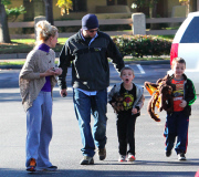 Britney Spears takes her sons for Starbucks Part2