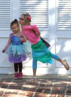 Jennifer Garner Takes Her Girls To A Party 