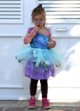 Jennifer Garner Takes Her Girls To A Party 