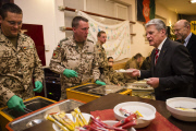 Gauck visits German troops in Afghanistan