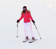 Snow bunny Paris Hilton hits the slopes