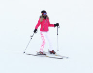 Snow bunny Paris Hilton hits the slopes