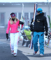 Snow bunny Paris Hilton hits the slopes