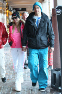 Snow bunny Paris Hilton hits the slopes