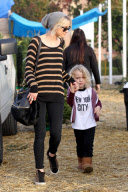 *EXCLUSIVE* Ashlee Simpson takes Bronx Christmas Shopping with Grandma Tina