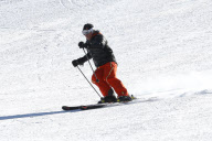 *EXCLUSIVE* Antonio Banderas shows off his Skiing Skills in Aspen