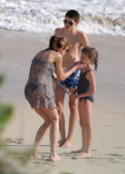Stephanie Seymour And Kids Enjoying A Day On The Beach 